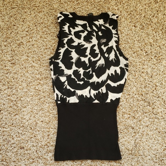 White House Black Market Tank - Picture 2 of 2